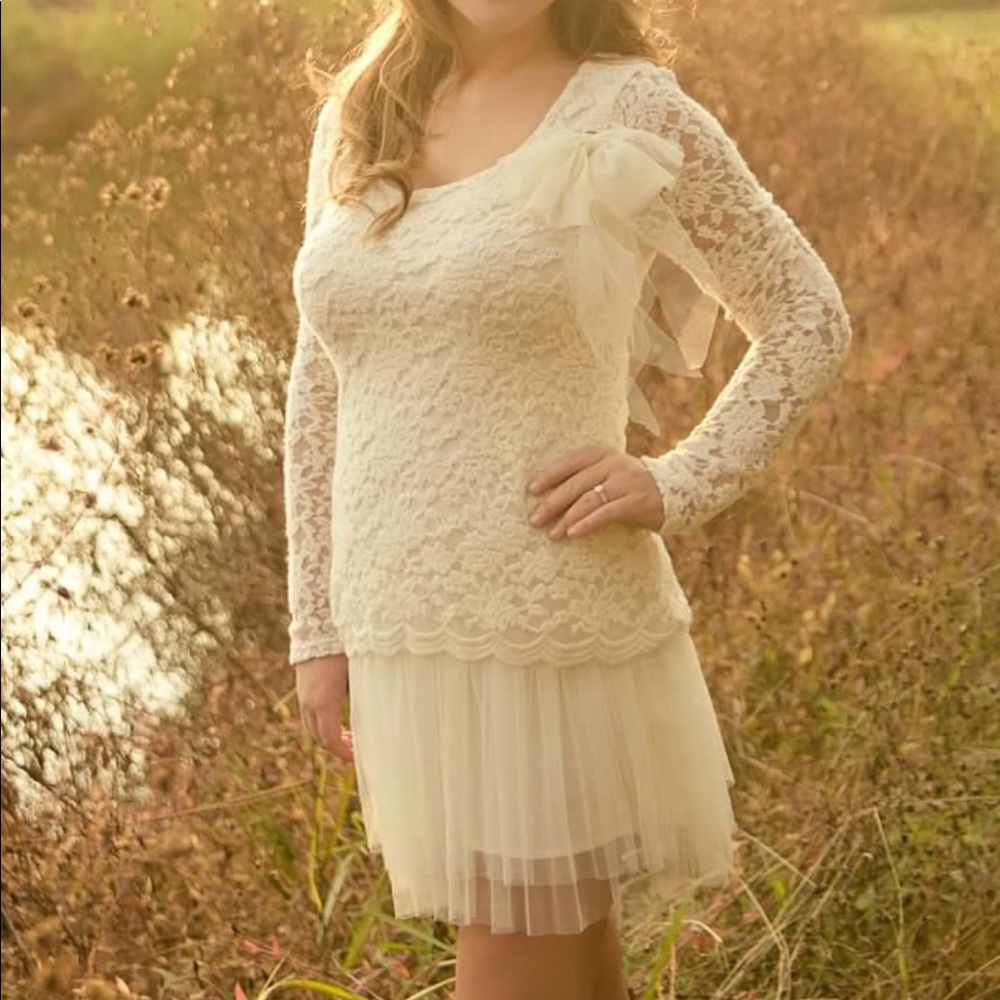 Lace cream dress
